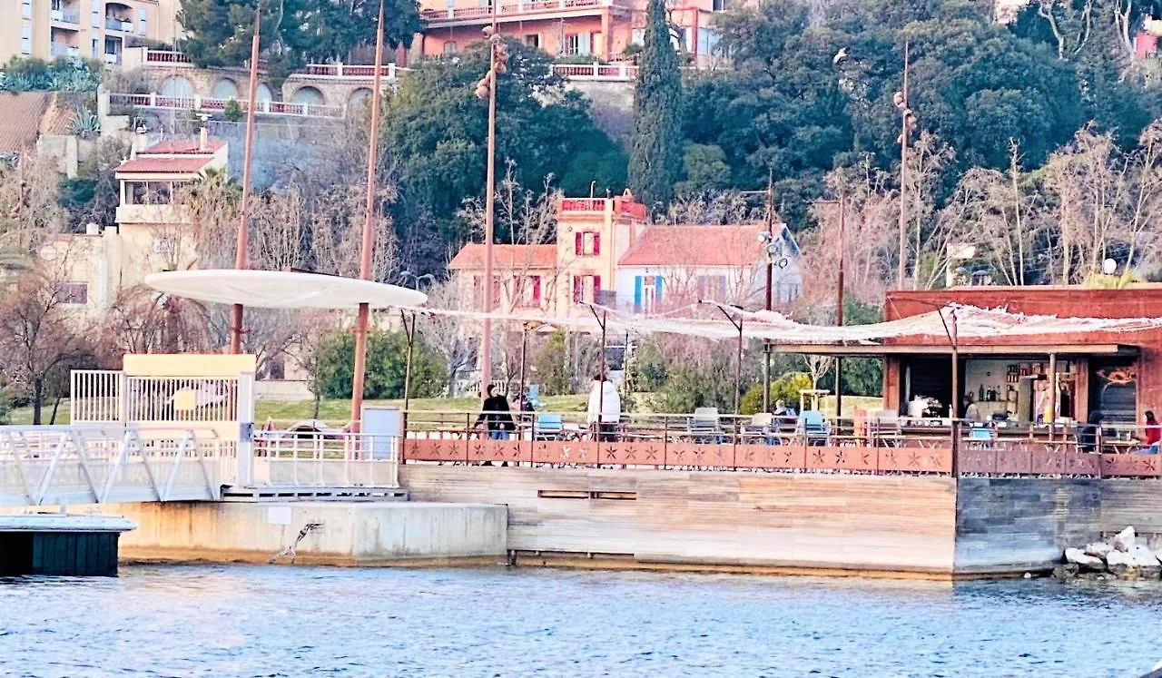 Villa Marseille-au-bord-de-l'eau 0*, Marseille
