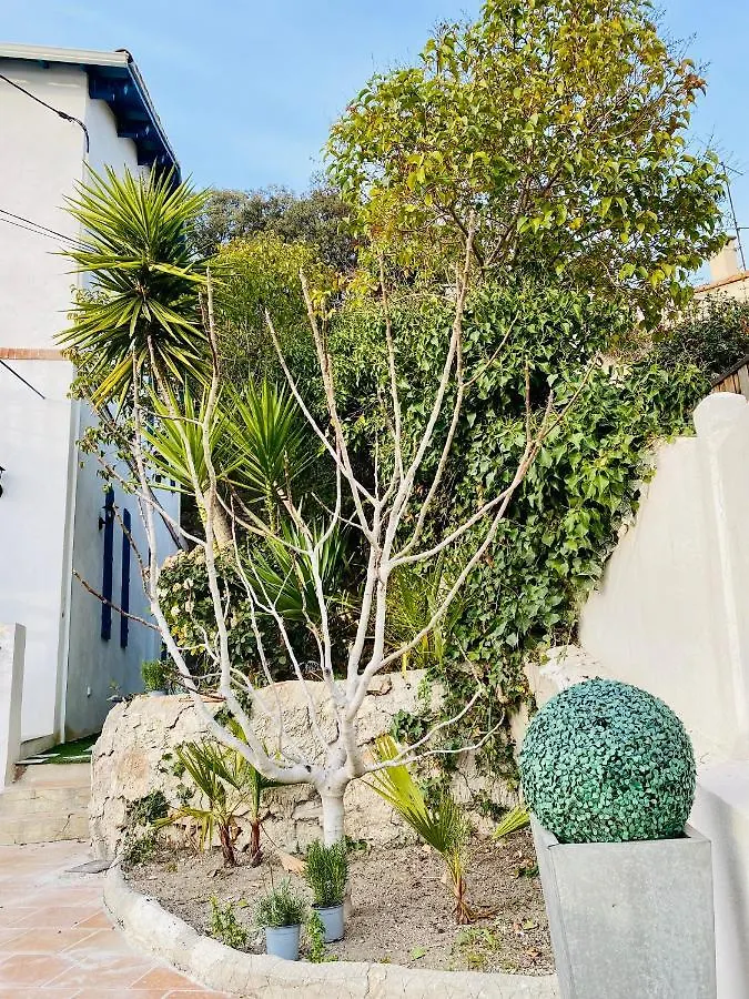 Villa Marseille-au-bord-de-l'eau 0*, Marseille France
